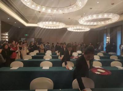 把握服務(wù)精髓 提升服務(wù)技能——河南省黃河迎賓館(國賓級)酒店VIP會議與客房服務(wù)骨干培訓(xùn)班圓滿結(jié)束