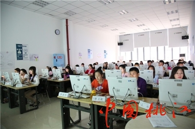 抓招商、抓電商，兩手都要硬 電子商務(wù)信息咨詢的雙輪驅(qū)動(dòng)戰(zhàn)略